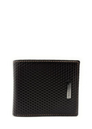 Billetera de piel marrón para hombre. Pielnoble PD42394 Medidas: 10 cm de alto x 12 cm de ancho. Materiales: Piel de vacuno. Rejilla transparente de poliéster. Fundas de plástico transparente. Chapa metálica. Características: Formato horizontal. Se abre en forma de libro exponiendo todo su contenido. Contiene: Dos departamentos para billetes de 22.5 cm de alto x 9 cm de ancho. Seis departamentos para tarjetas de crédito. Un departamento para documento de identidad, con rejilla transparente. Dos departamentos para papeles. Dos fundas protectoras transparentes para el documento de identidad o una tarjeta. Chapa metálica con el nombre de la empresa. Protección RFID